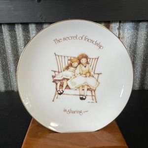 VTG Holly Hobbie Collector Plate Lasting Memories Porcelain Friendship Sharing